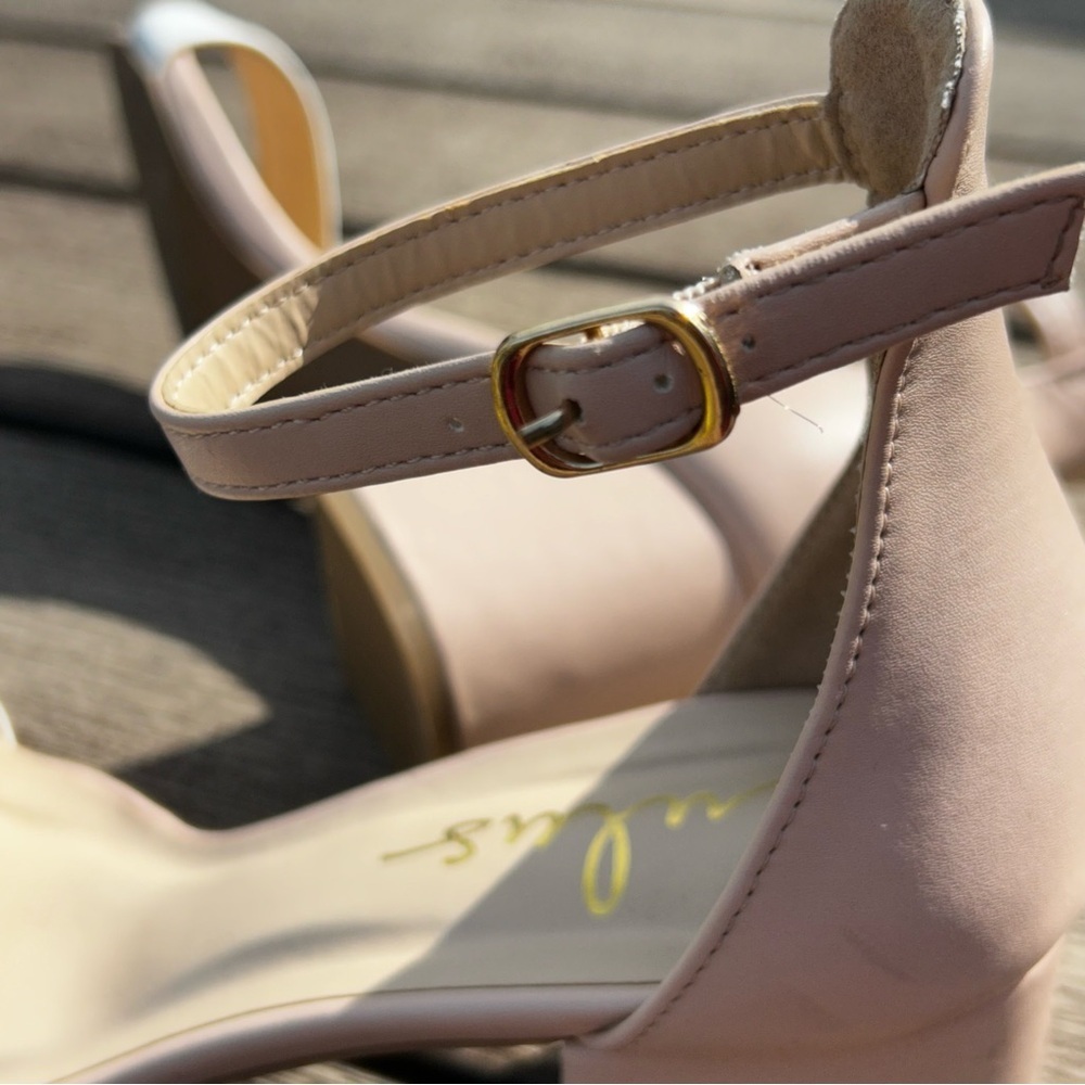 Lulus Harper Beige Block Heel Sandals White Toe Strap Size 8 - Picture 11 of 14